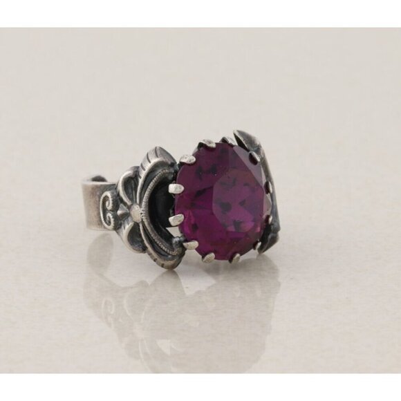 Unbranded Jewelry - Sterling Silver Vintage Purple Cubic Zirconia Bow on Sides Ring Size 7 1/2 Adjus